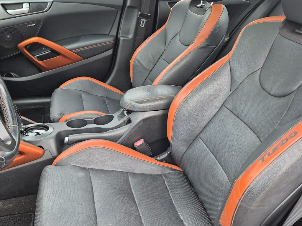 Thumbnail: 2016 Hyundai Veloster - 10