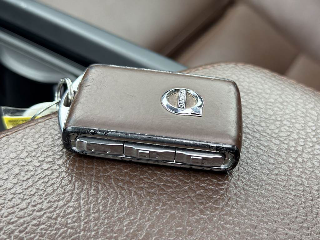 Thumbnail: 2019 Volvo XC60 - 16