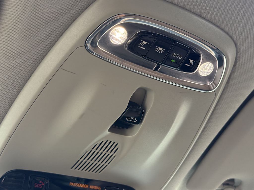 Thumbnail: 2019 Volvo XC60 - 24