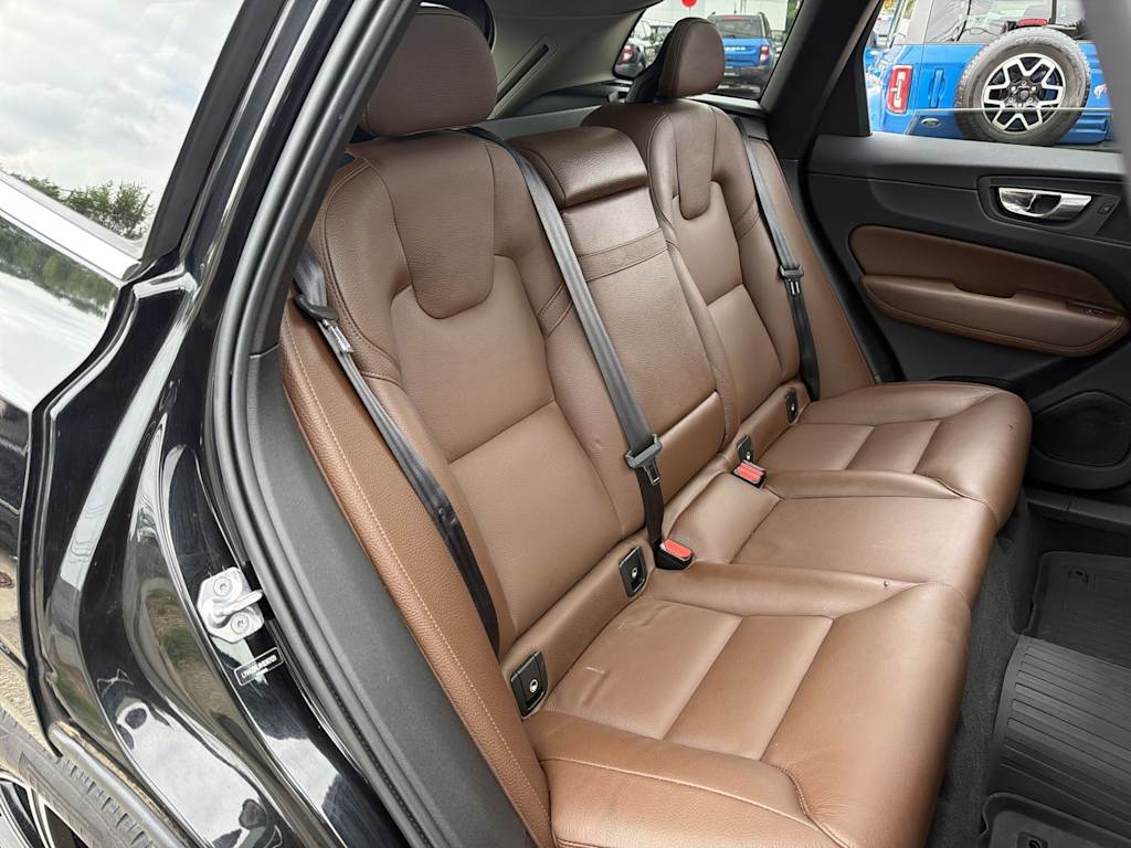 Thumbnail: 2019 Volvo XC60 - 27