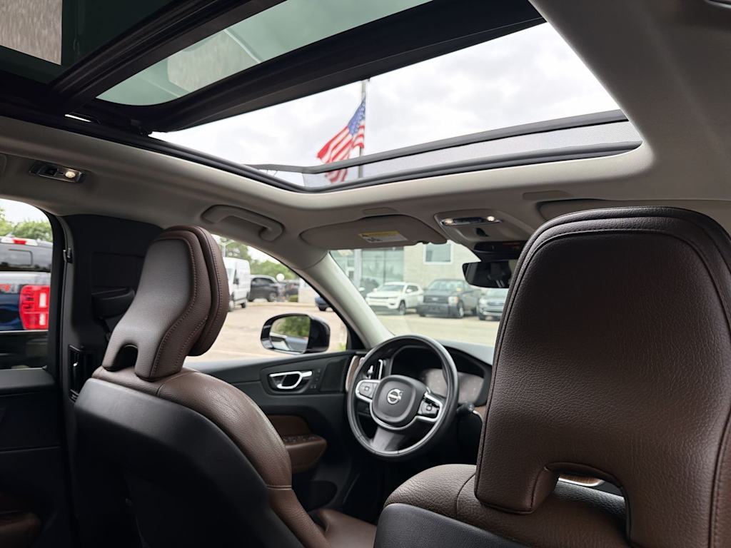 Thumbnail: 2019 Volvo XC60 - 28