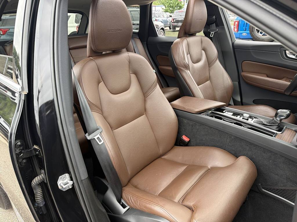 Thumbnail: 2019 Volvo XC60 - 29