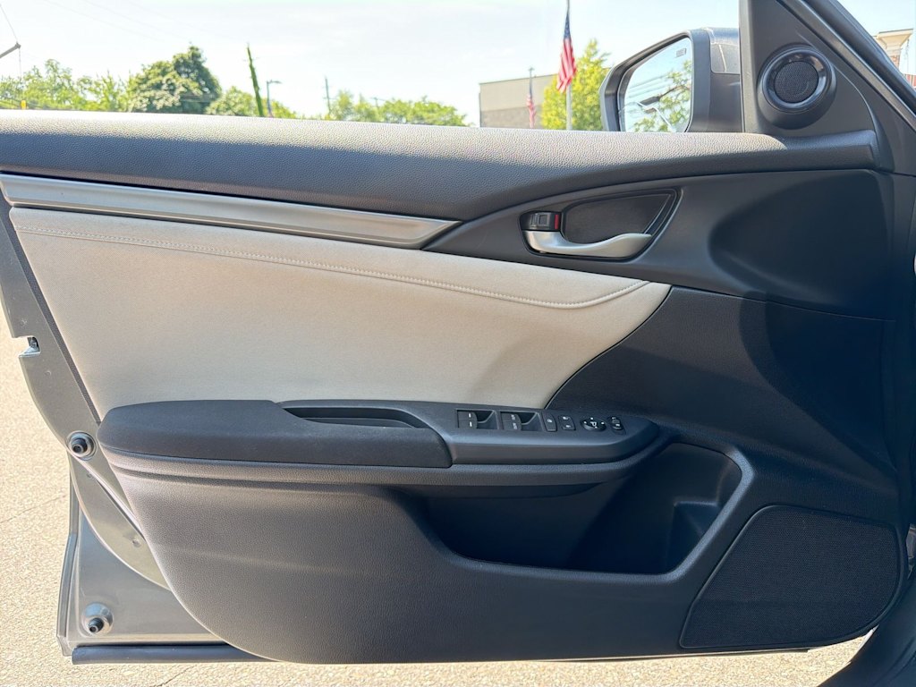 Thumbnail: 2018 Honda Civic - 32