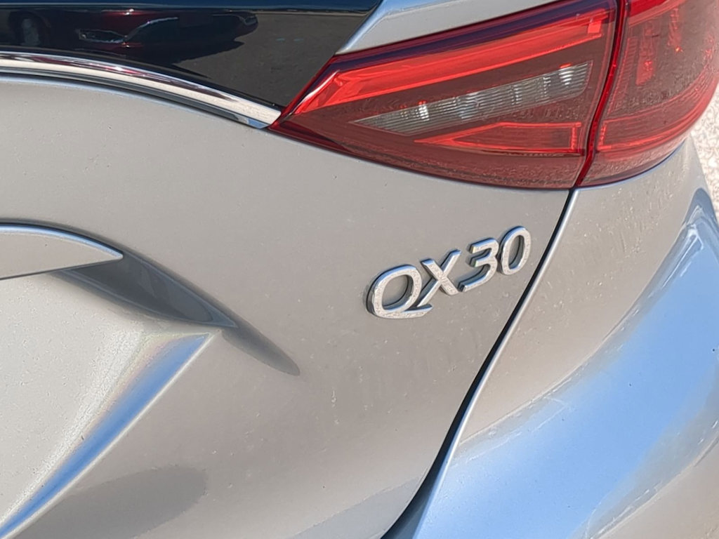 Thumbnail: 2018 INFINITI QX30 - 7