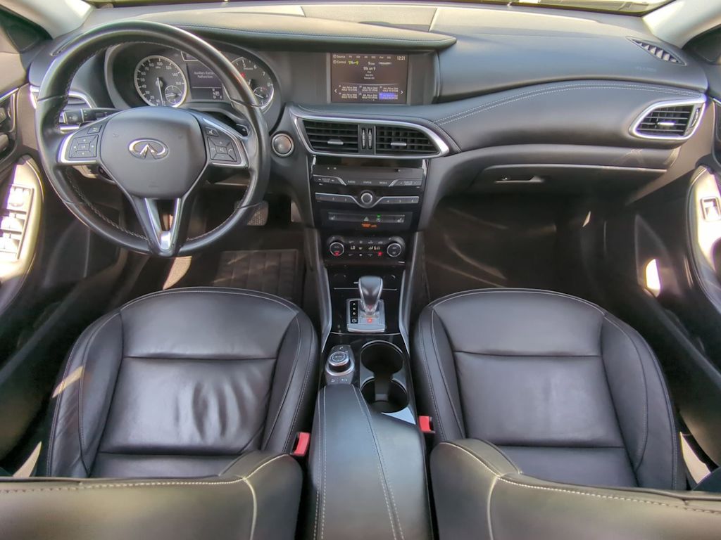 Thumbnail: 2018 INFINITI QX30 - 9