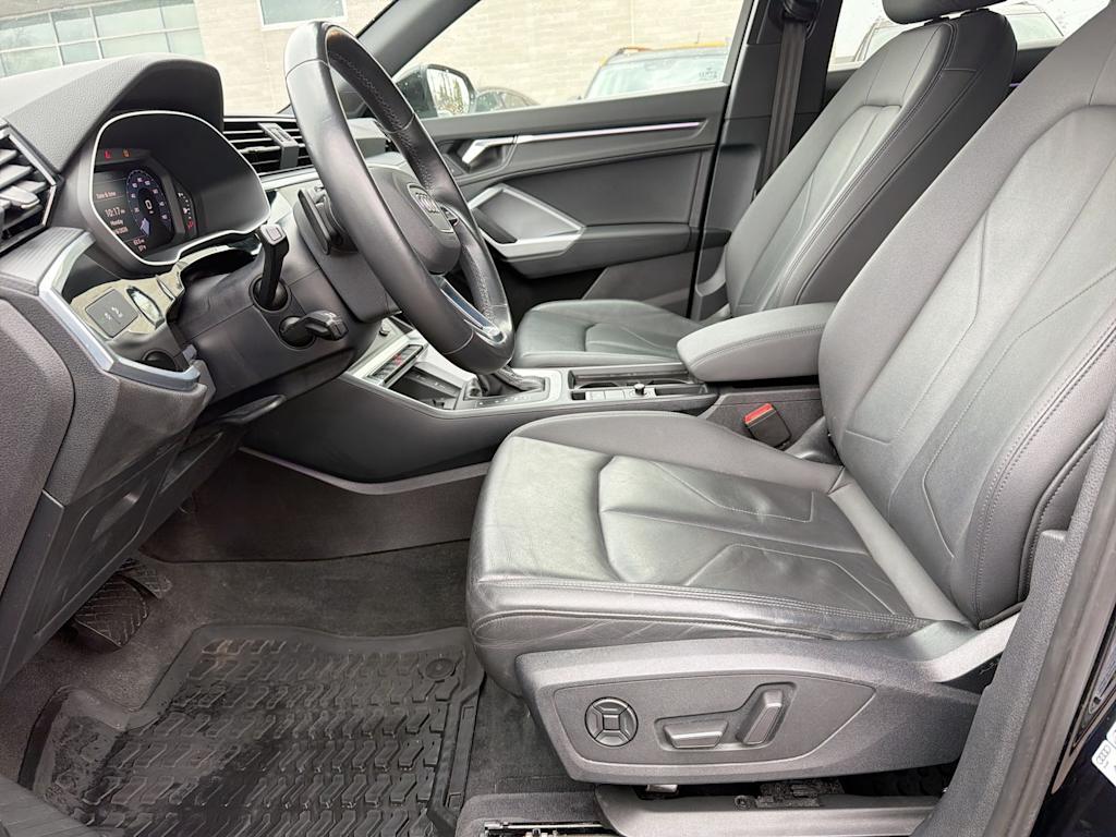 Thumbnail: 2021 Audi Q3 - 9