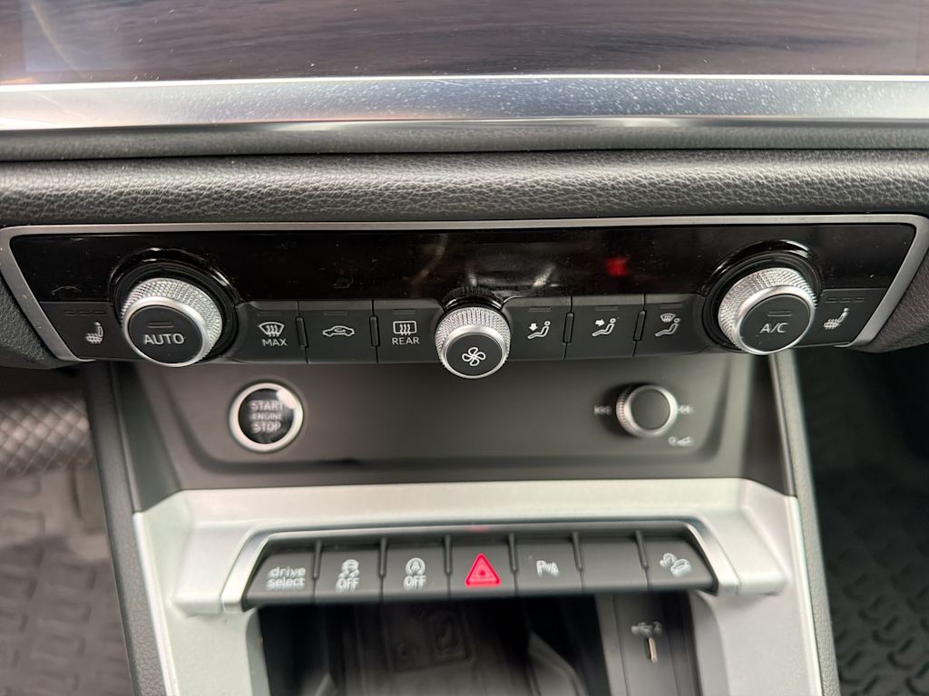 Thumbnail: 2021 Audi Q3 - 30