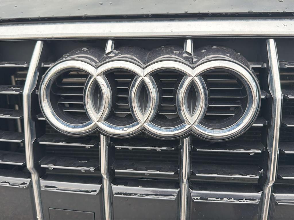 Thumbnail: 2021 Audi Q3 - 23