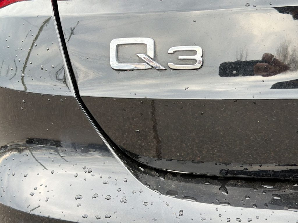 Thumbnail: 2021 Audi Q3 - 6