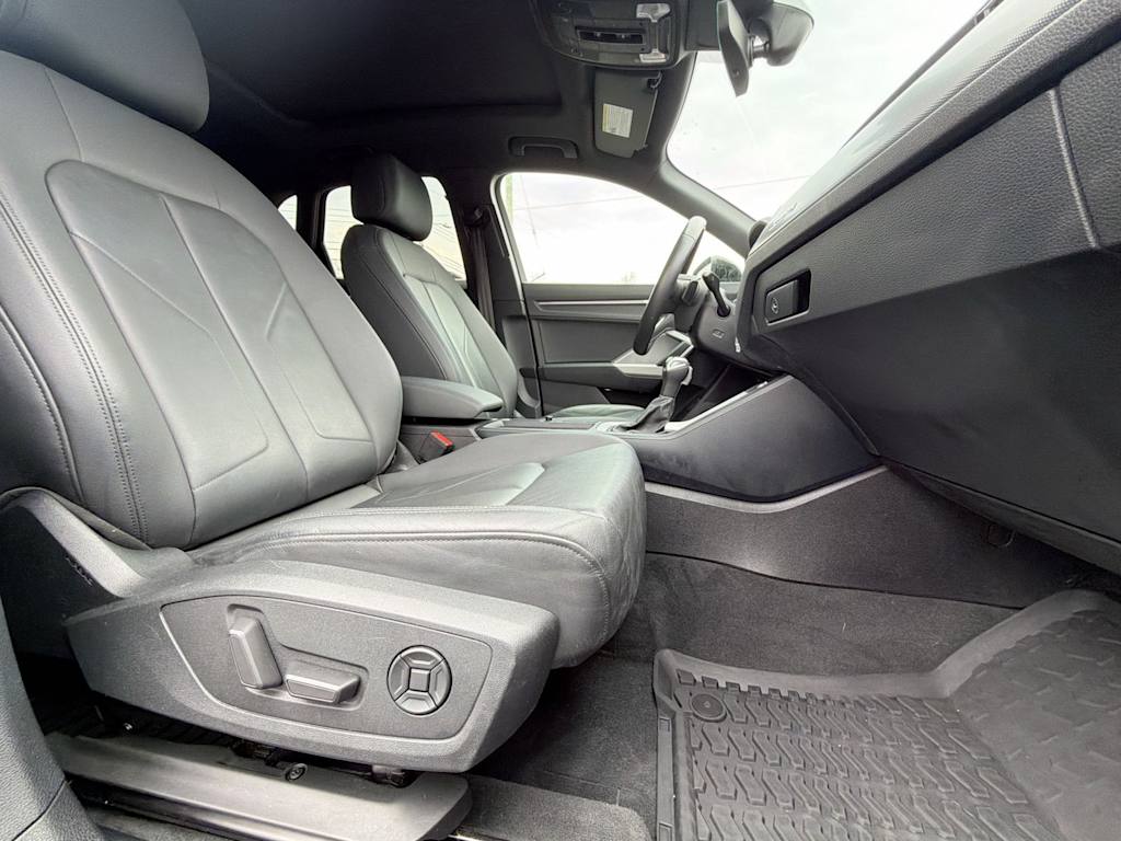 Thumbnail: 2021 Audi Q3 - 15