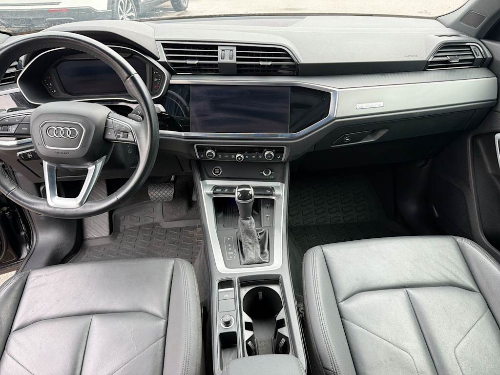Thumbnail: 2021 Audi Q3 - 2