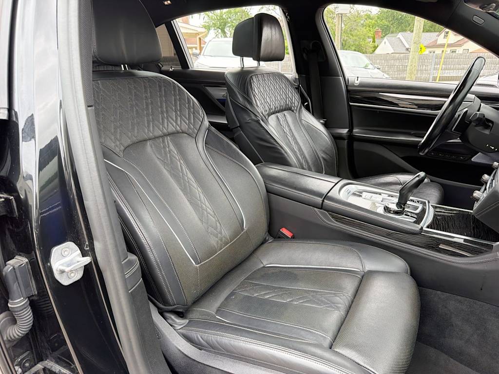 Thumbnail: 2019 BMW 7 Series - 27