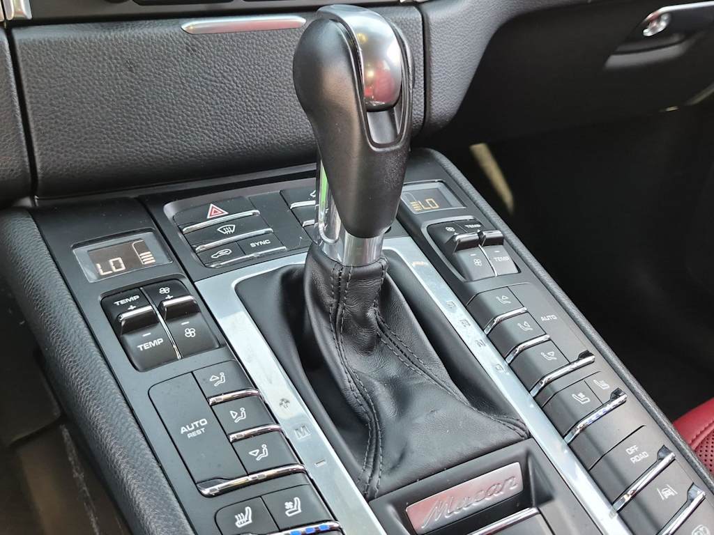 Thumbnail: 2018 Porsche Macan - 14