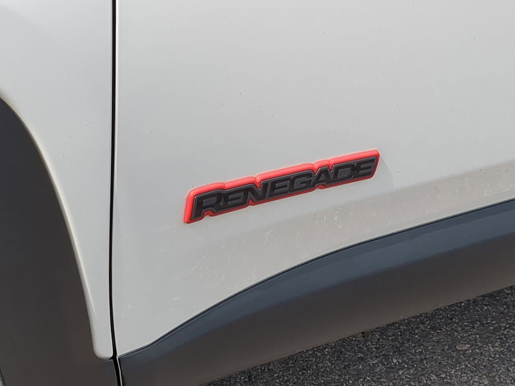 Thumbnail: 2016 Jeep Renegade - 7