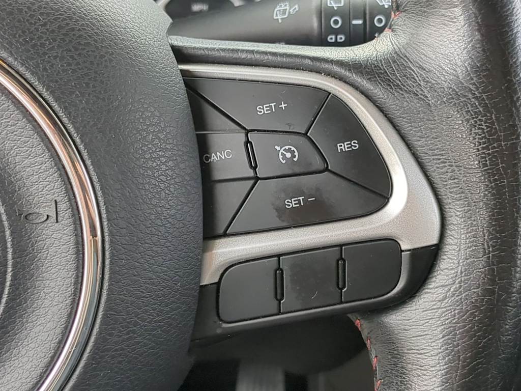 Thumbnail: 2016 Jeep Renegade - 29