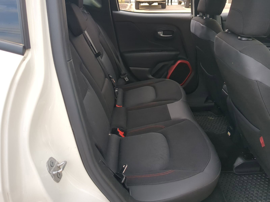 Thumbnail: 2016 Jeep Renegade - 27
