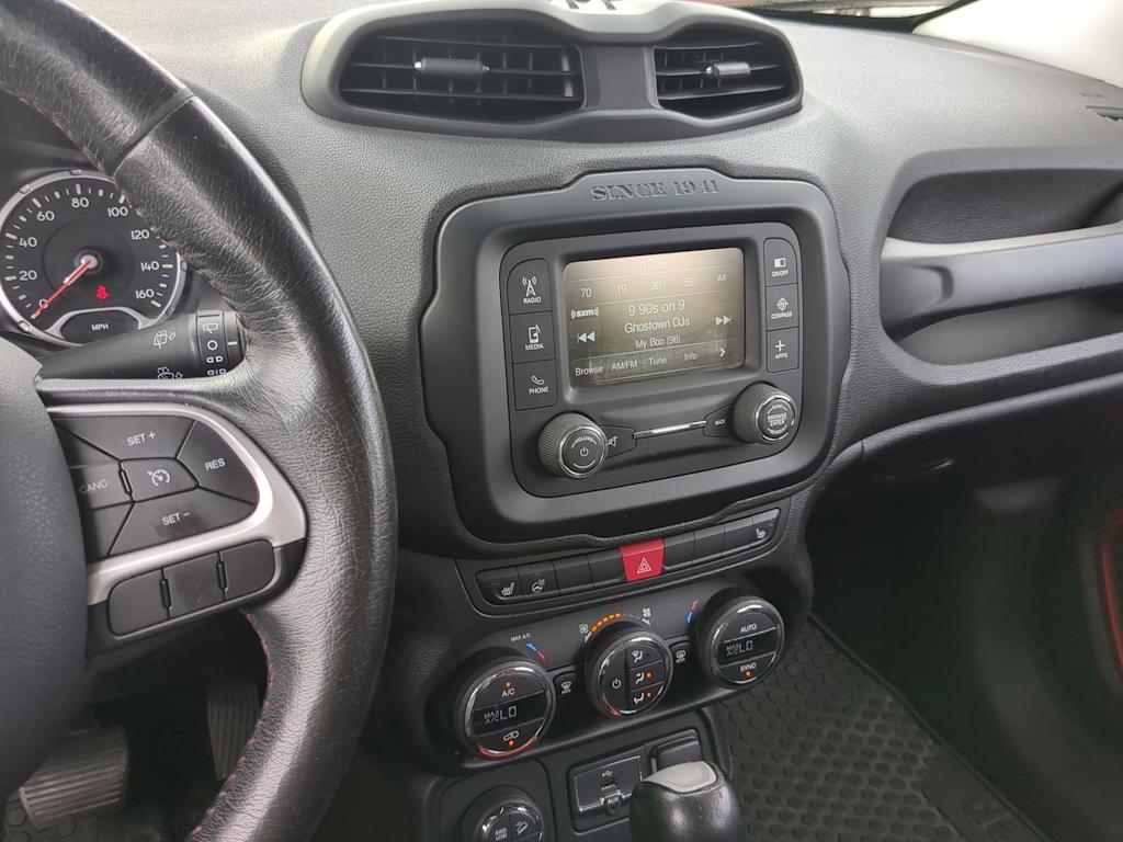 Thumbnail: 2016 Jeep Renegade - 14