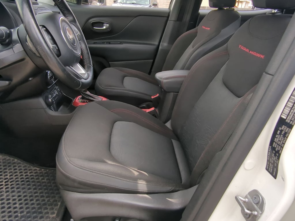 Thumbnail: 2016 Jeep Renegade - 10