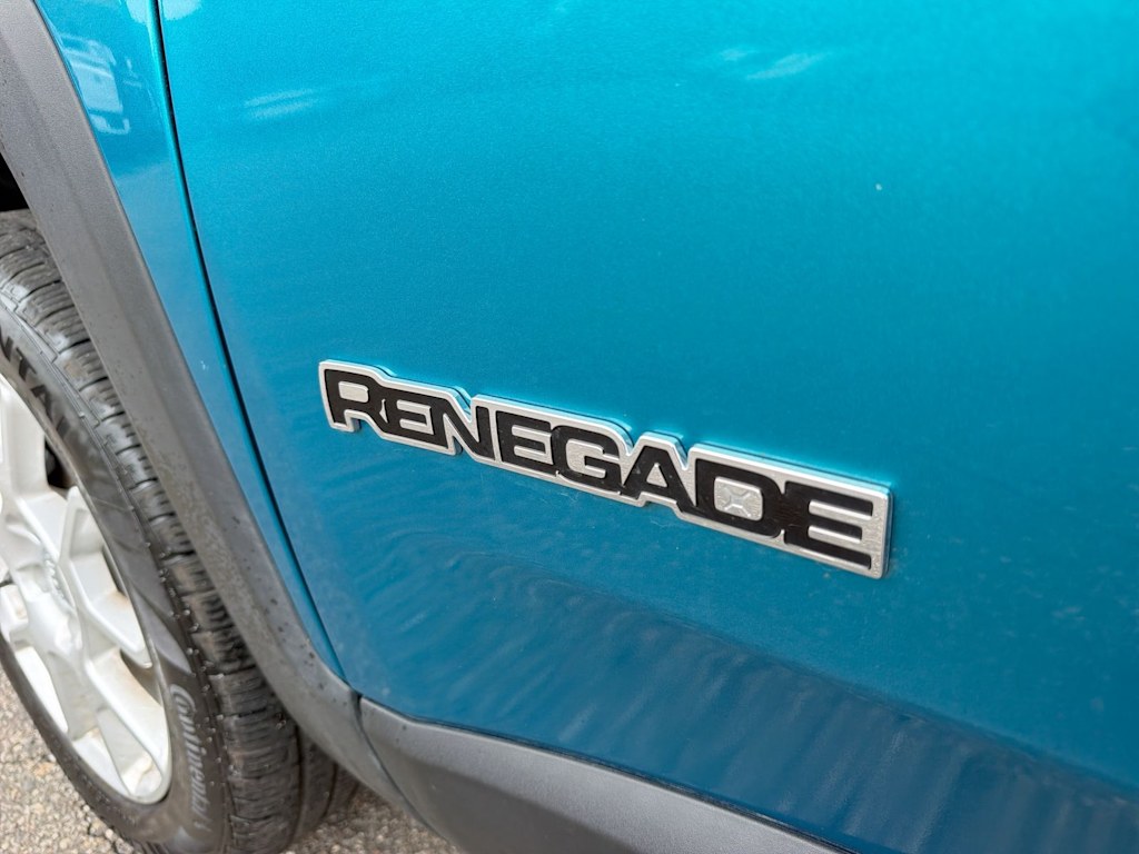 Thumbnail: 2021 Jeep Renegade - 23