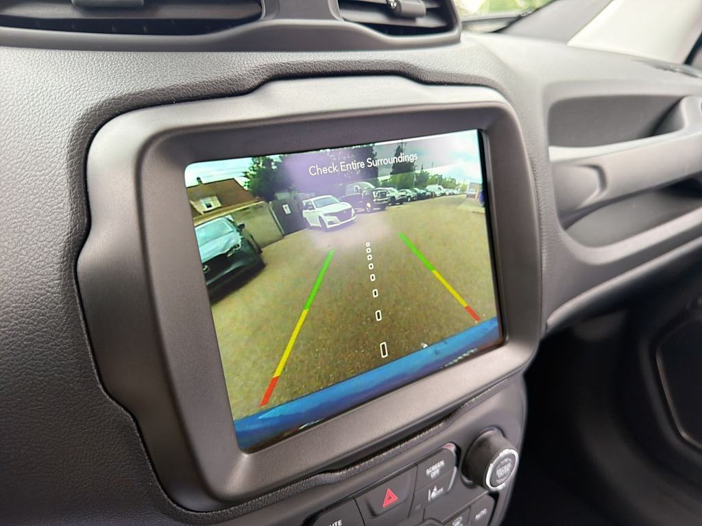 Thumbnail: 2021 Jeep Renegade - 33