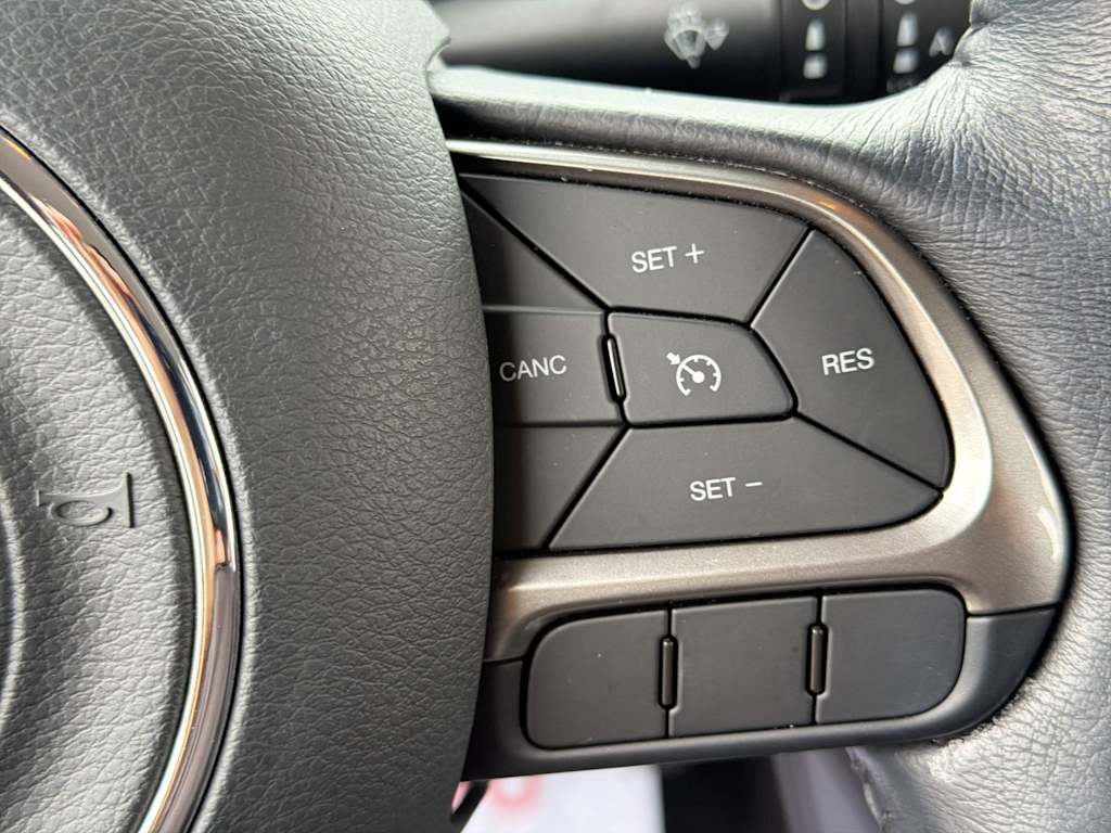 Thumbnail: 2021 Jeep Renegade - 30
