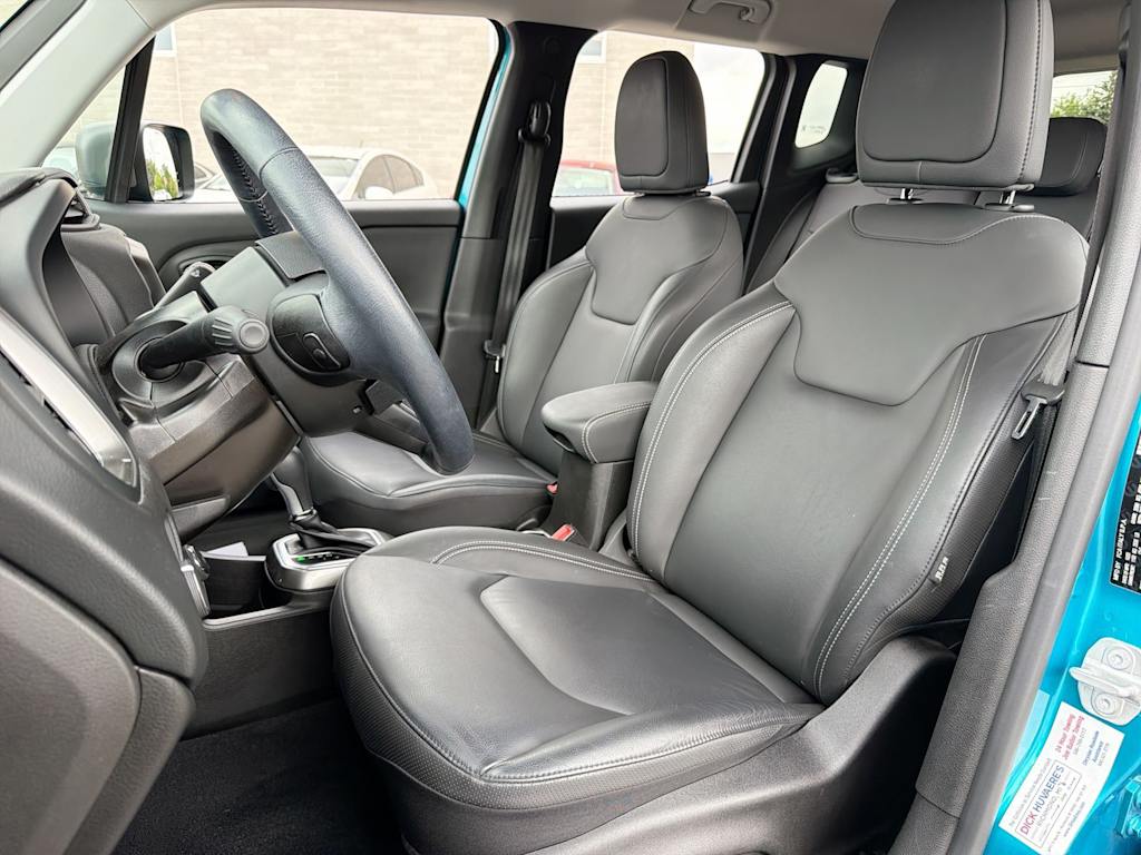 Thumbnail: 2021 Jeep Renegade - 10