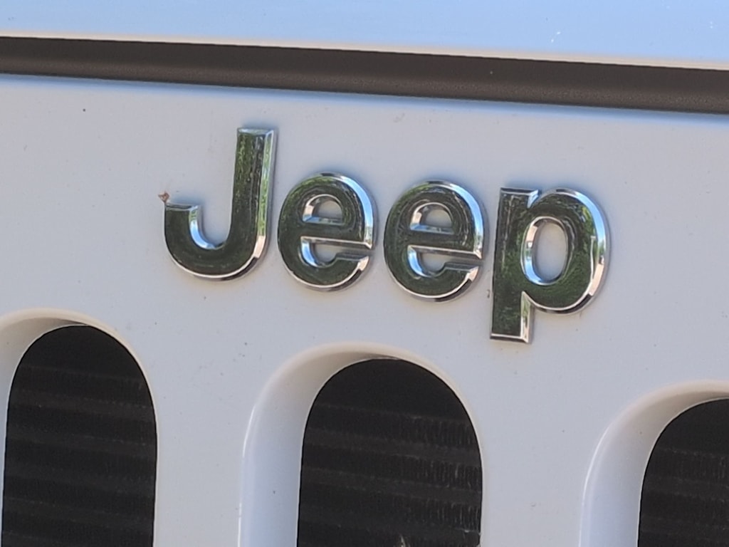 Thumbnail: 2014 Jeep Wrangler - 21