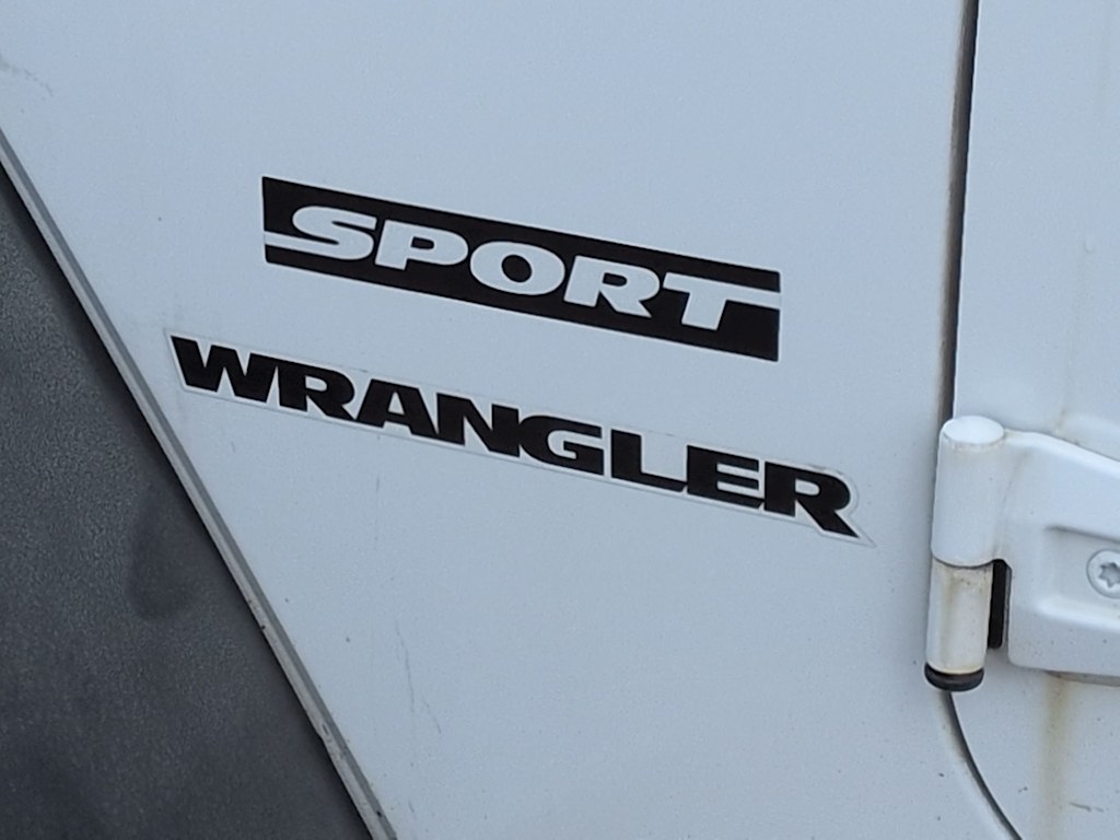 Thumbnail: 2012 Jeep Wrangler - 20