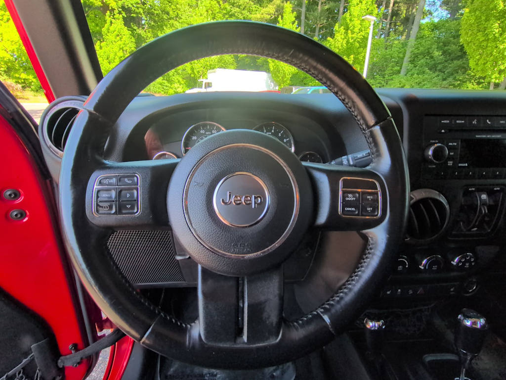 Thumbnail: 2017 Jeep Wrangler - 12