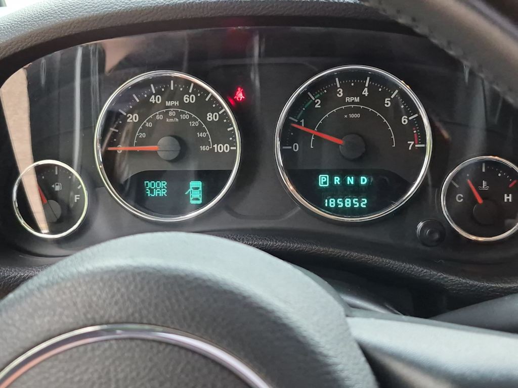 Thumbnail: 2014 Jeep Wrangler - 15