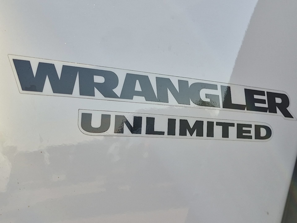 Thumbnail: 2015 Jeep Wrangler - 24