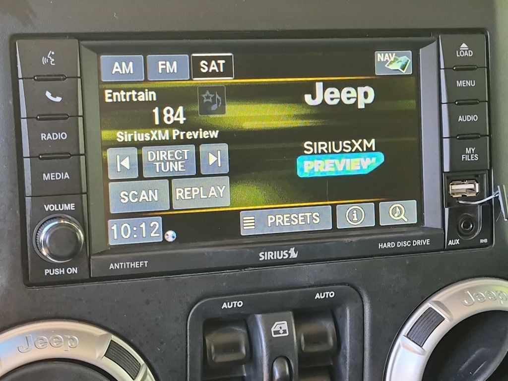 Thumbnail: 2015 Jeep Wrangler - 14