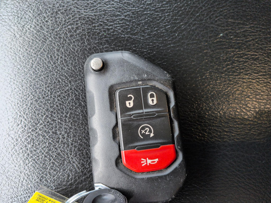 Thumbnail: 2019 Jeep Wrangler - 18