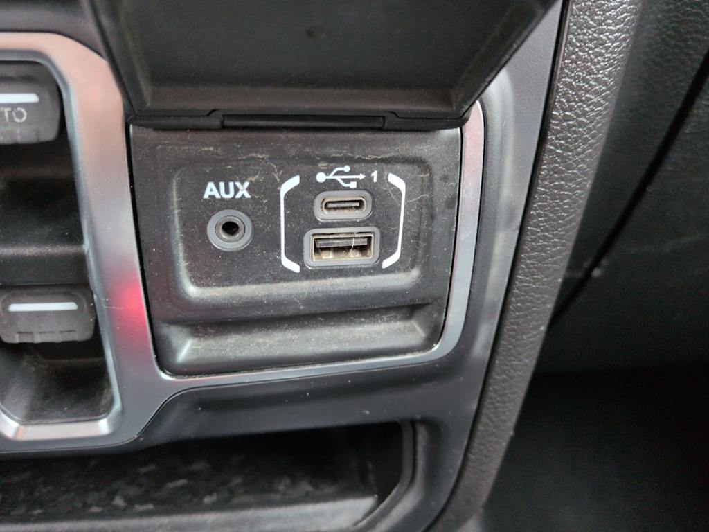 Thumbnail: 2019 Jeep Wrangler - 33