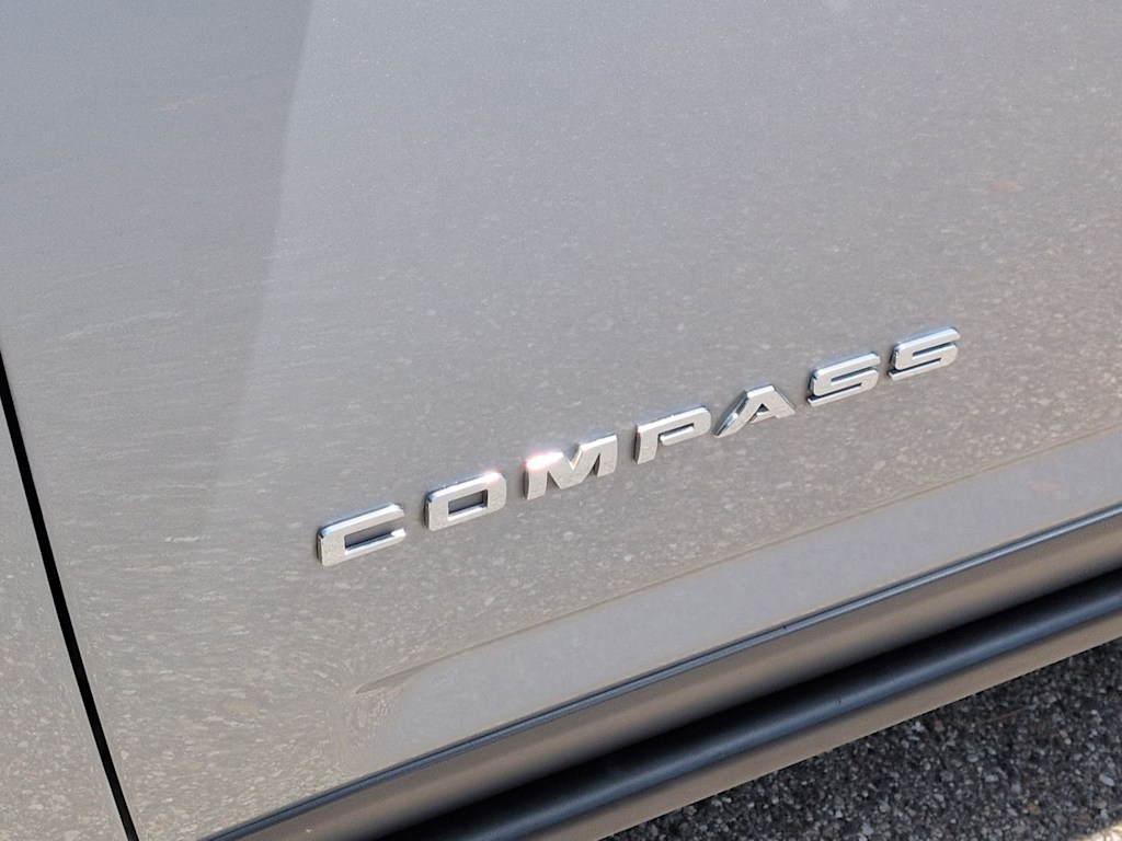 Thumbnail: 2016 Jeep Compass - 23