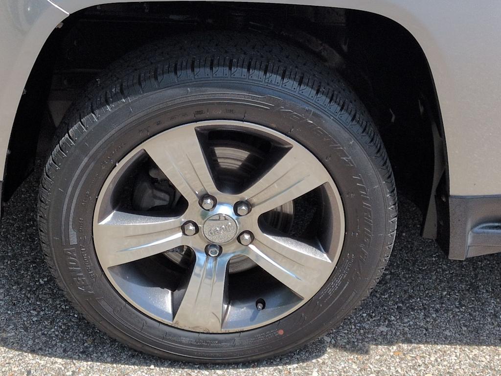Thumbnail: 2016 Jeep Compass - 8