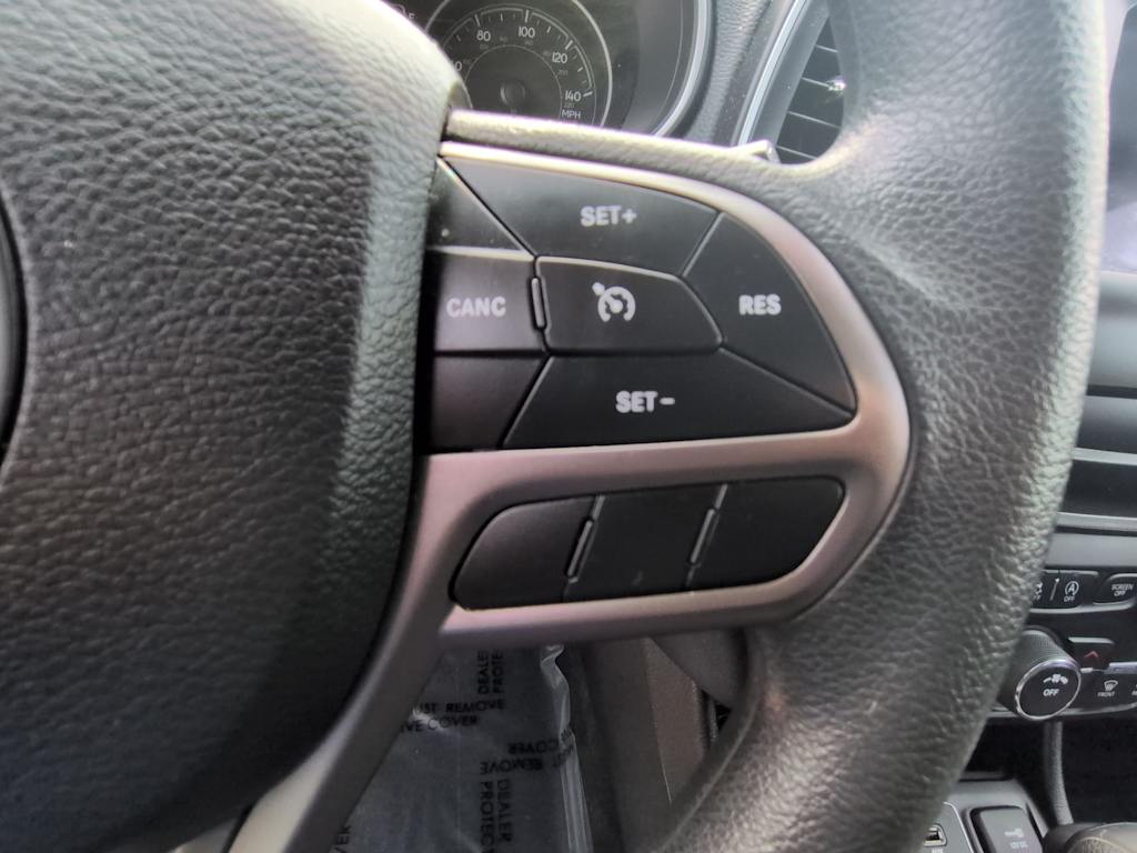 Thumbnail: 2021 Jeep Cherokee - 27