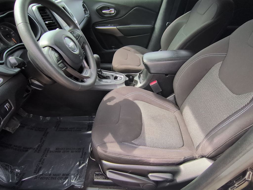 Thumbnail: 2021 Jeep Cherokee - 9