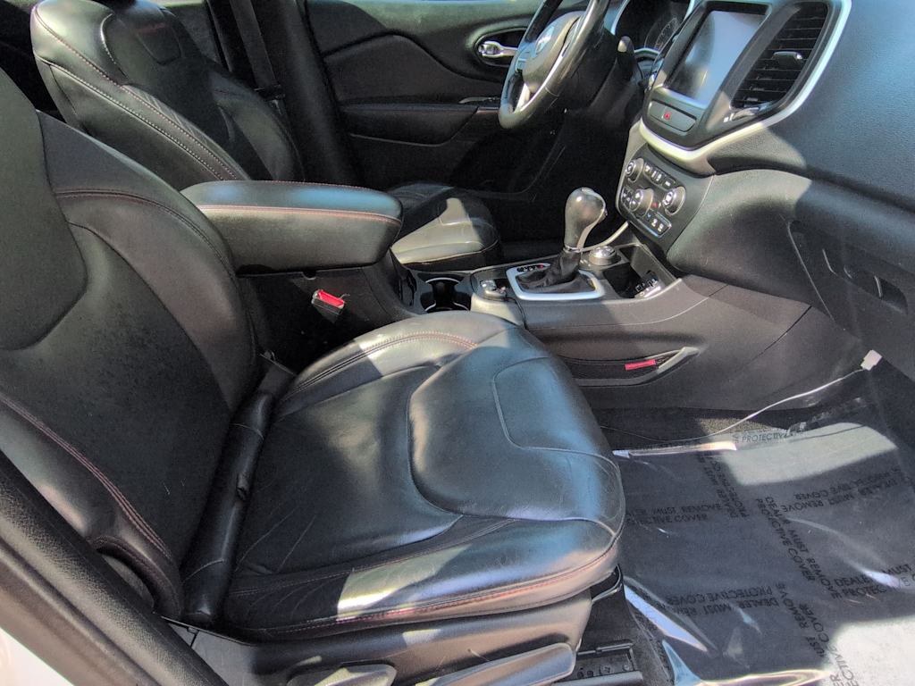 Thumbnail: 2016 Jeep Cherokee - 11
