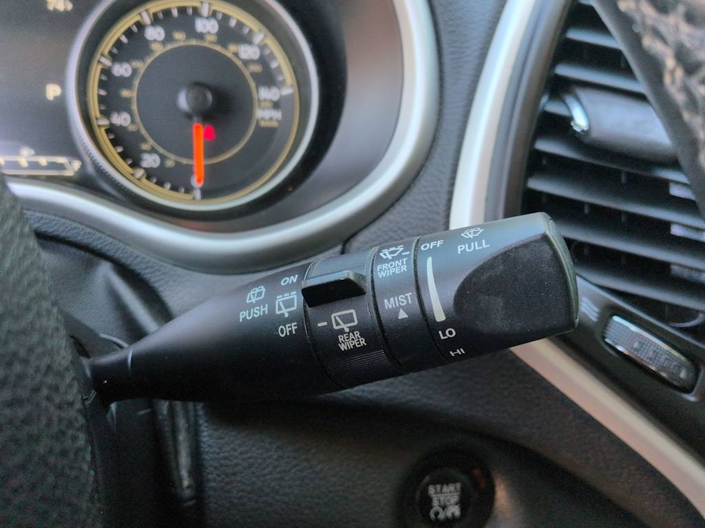 Thumbnail: 2016 Jeep Cherokee - 34