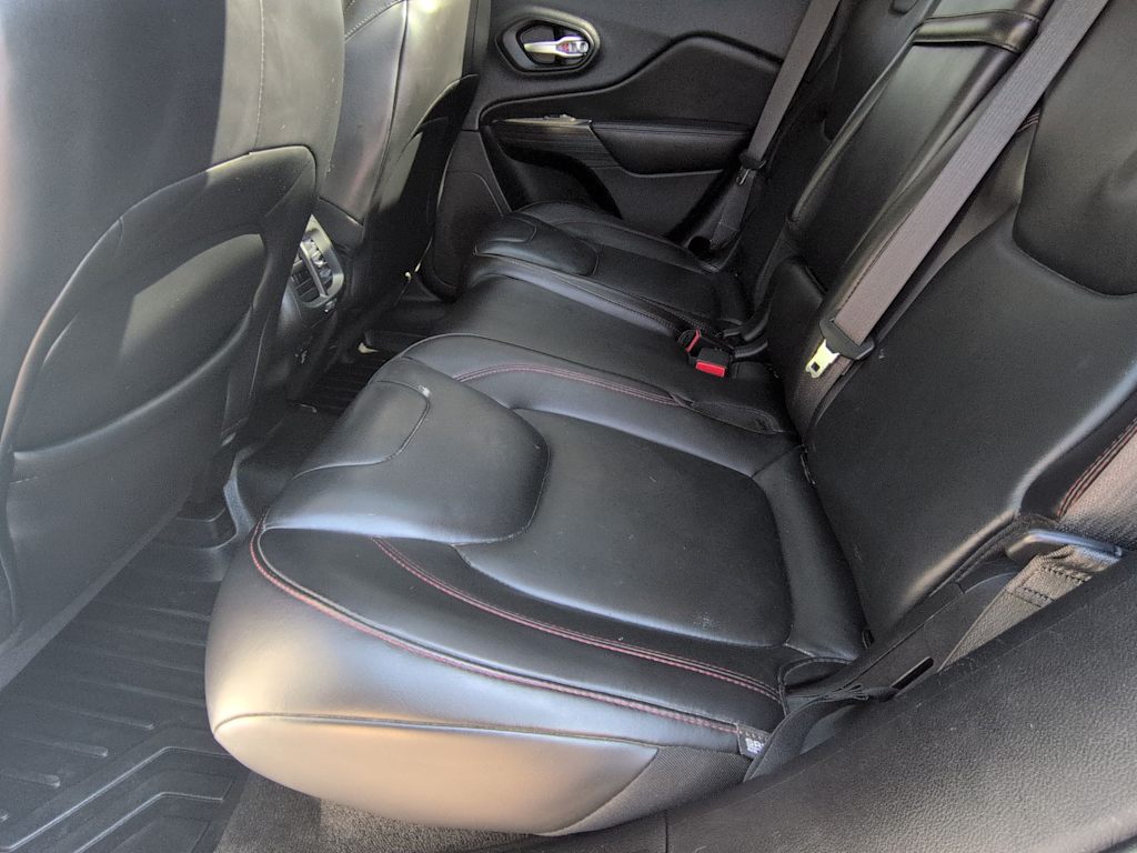 Thumbnail: 2016 Jeep Cherokee - 29