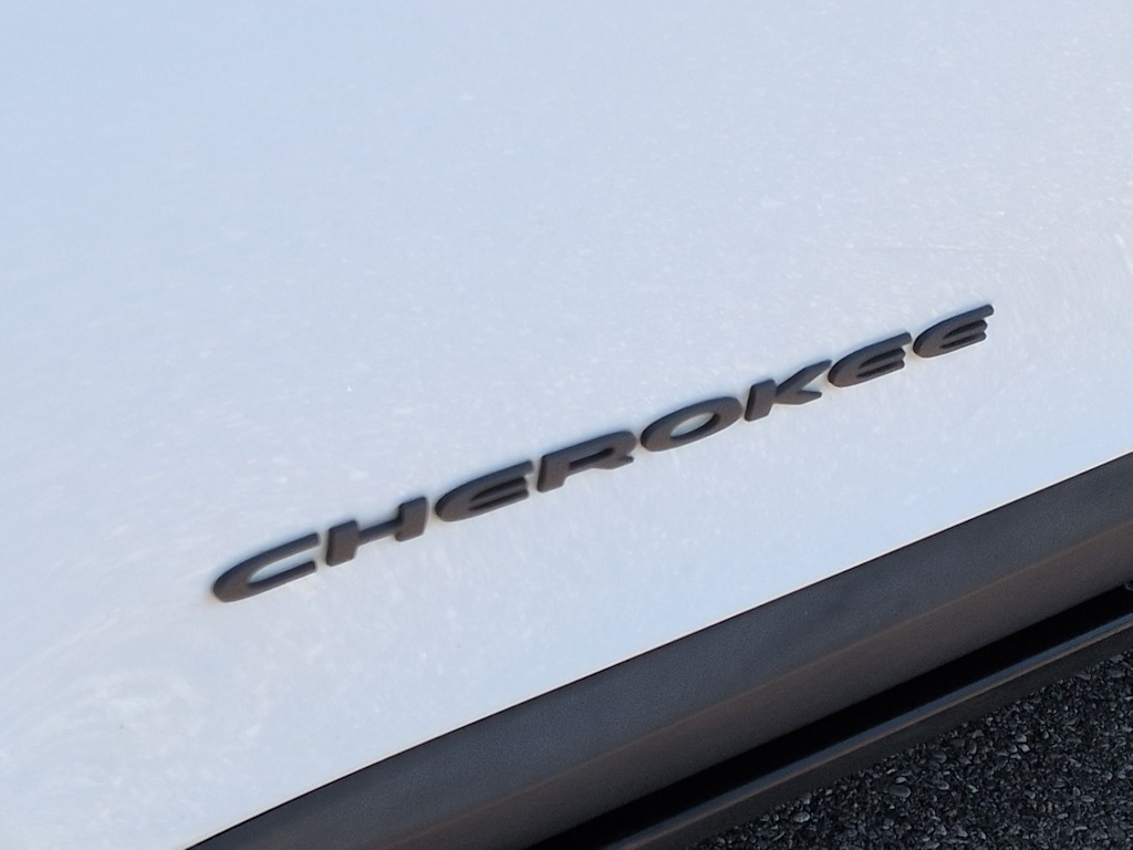 Thumbnail: 2016 Jeep Cherokee - 6