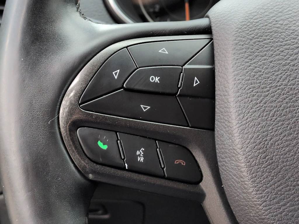 Thumbnail: 2019 Jeep Cherokee - 30