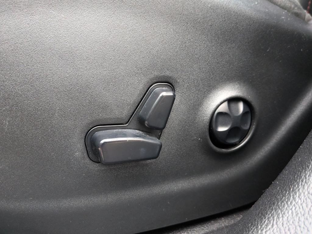 Thumbnail: 2019 Jeep Cherokee - 27