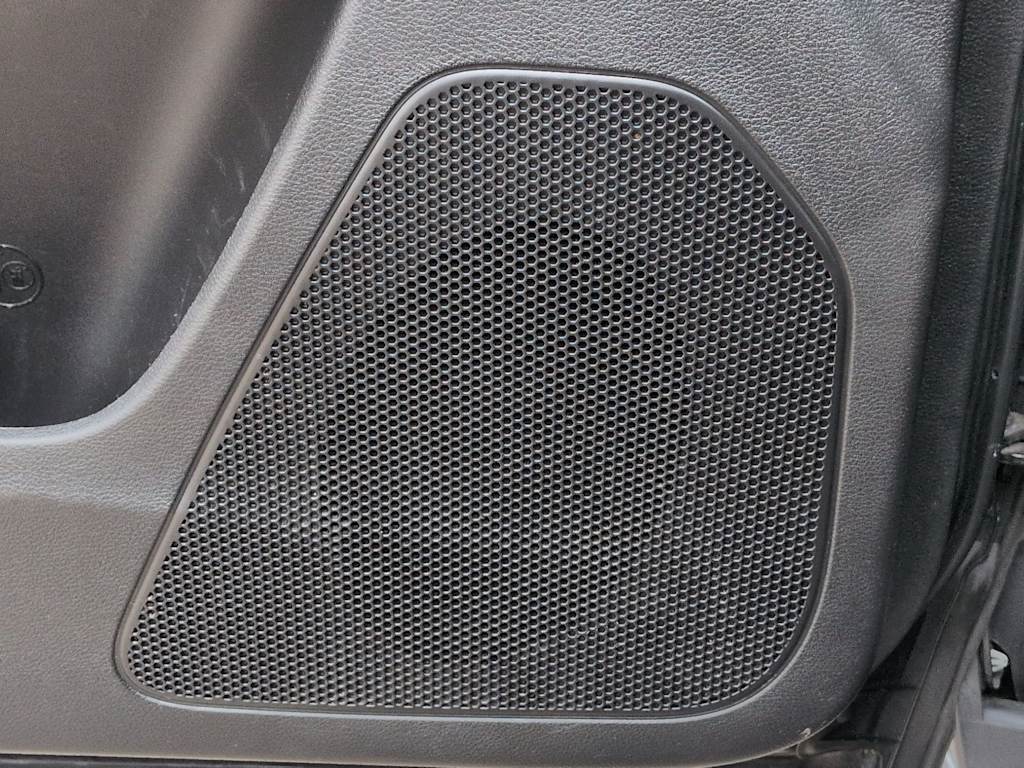 Thumbnail: 2019 Jeep Cherokee - 36