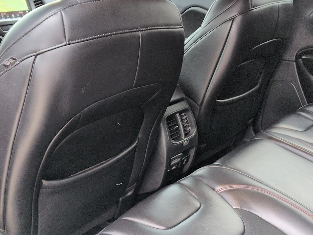 Thumbnail: 2019 Jeep Cherokee - 12