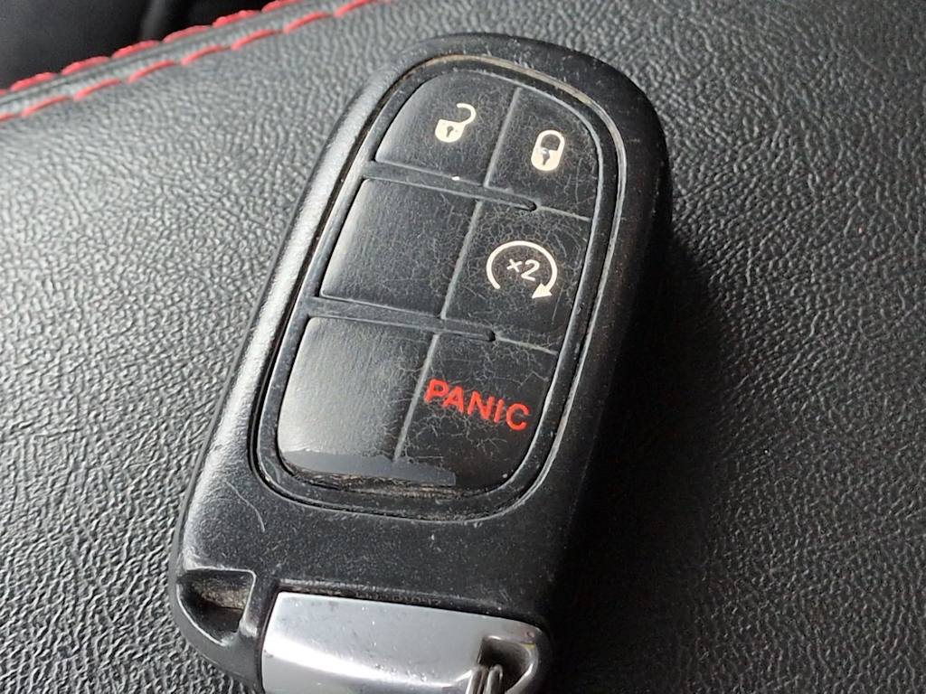 Thumbnail: 2019 Jeep Cherokee - 18