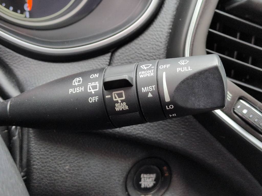 Thumbnail: 2019 Jeep Cherokee - 32