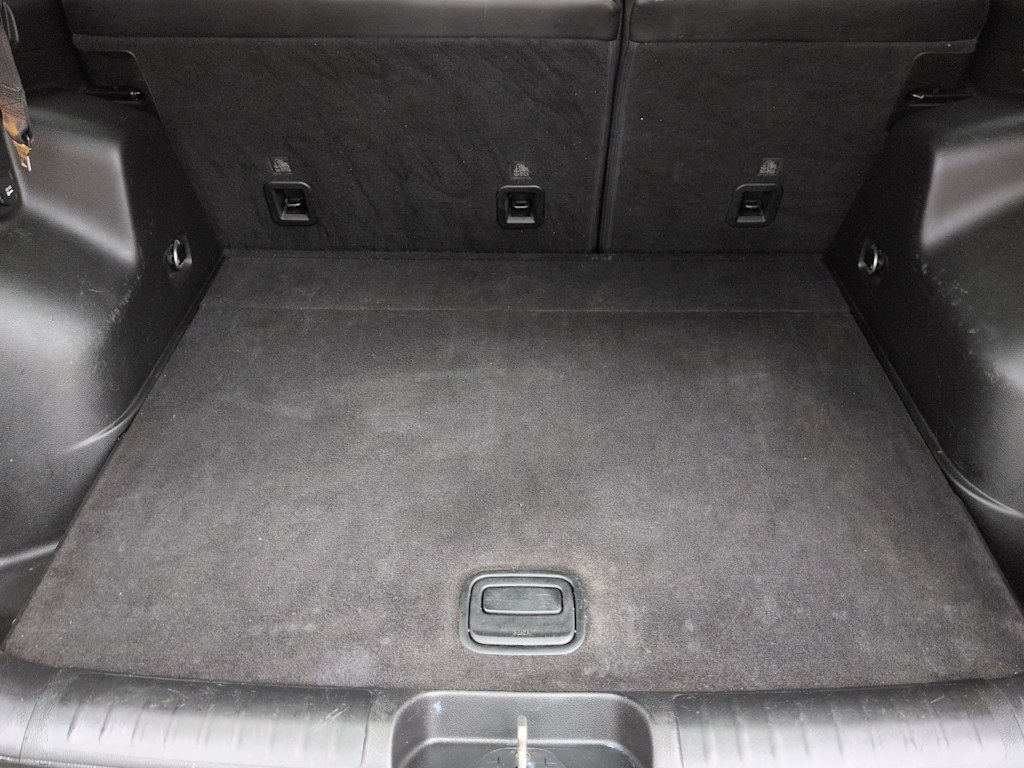 Thumbnail: 2019 Jeep Cherokee - 17