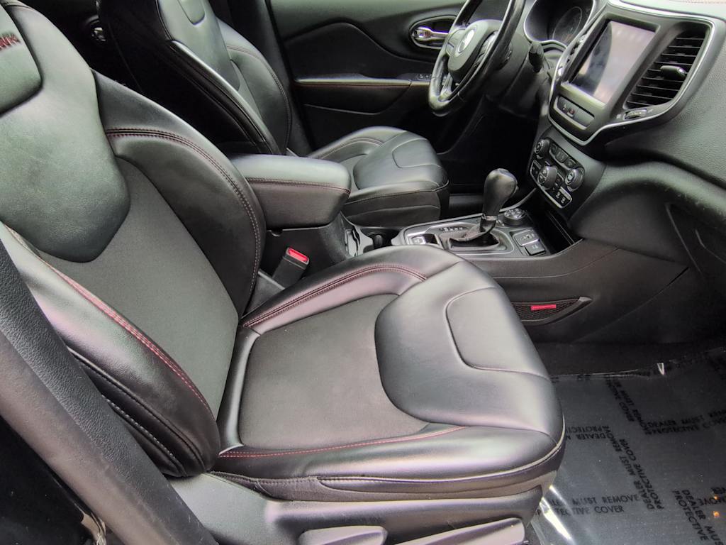 Thumbnail: 2020 Jeep Cherokee - 11